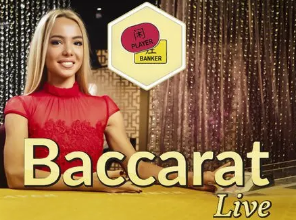 曼城生涯首冠！塞梅尼奥社媒晒与冠军奖杯合影：荣耀归于上帝